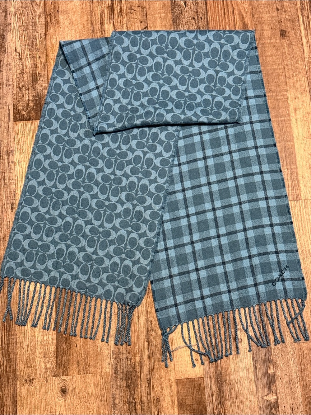 Coach signature C logo-jacquard blue scarf
